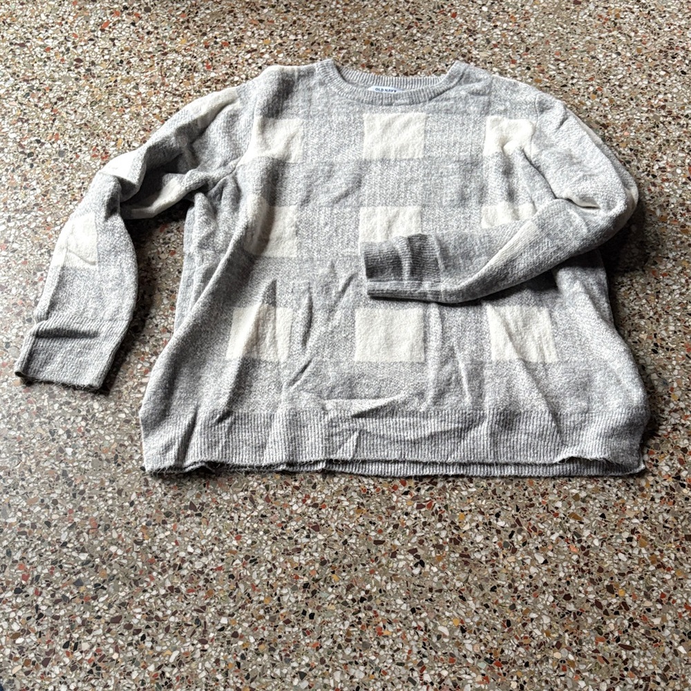 Old Navy Gray and Cream women’s Crewneck Sweater